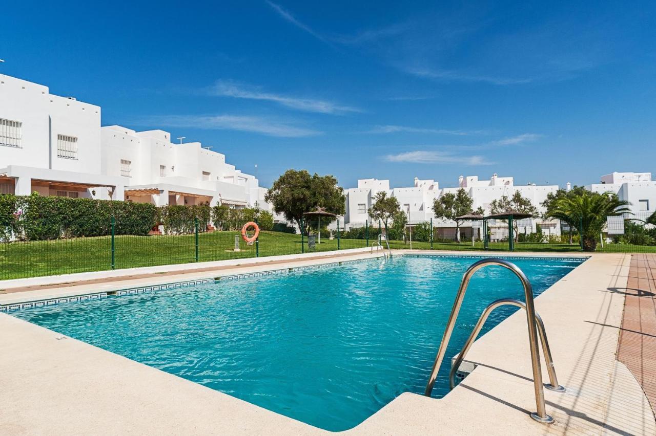 コニル・デ・ラ・フロンテラDuplex Tejar D Piscinas Y Familiasアパートメント エクステリア 写真